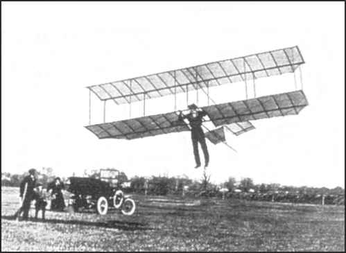 hiram percy maxim on crutches watching a hang glider