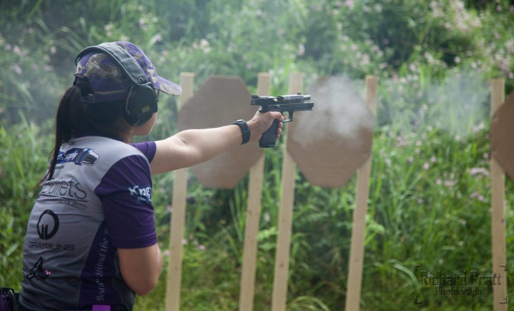 shooting pistol one-handed